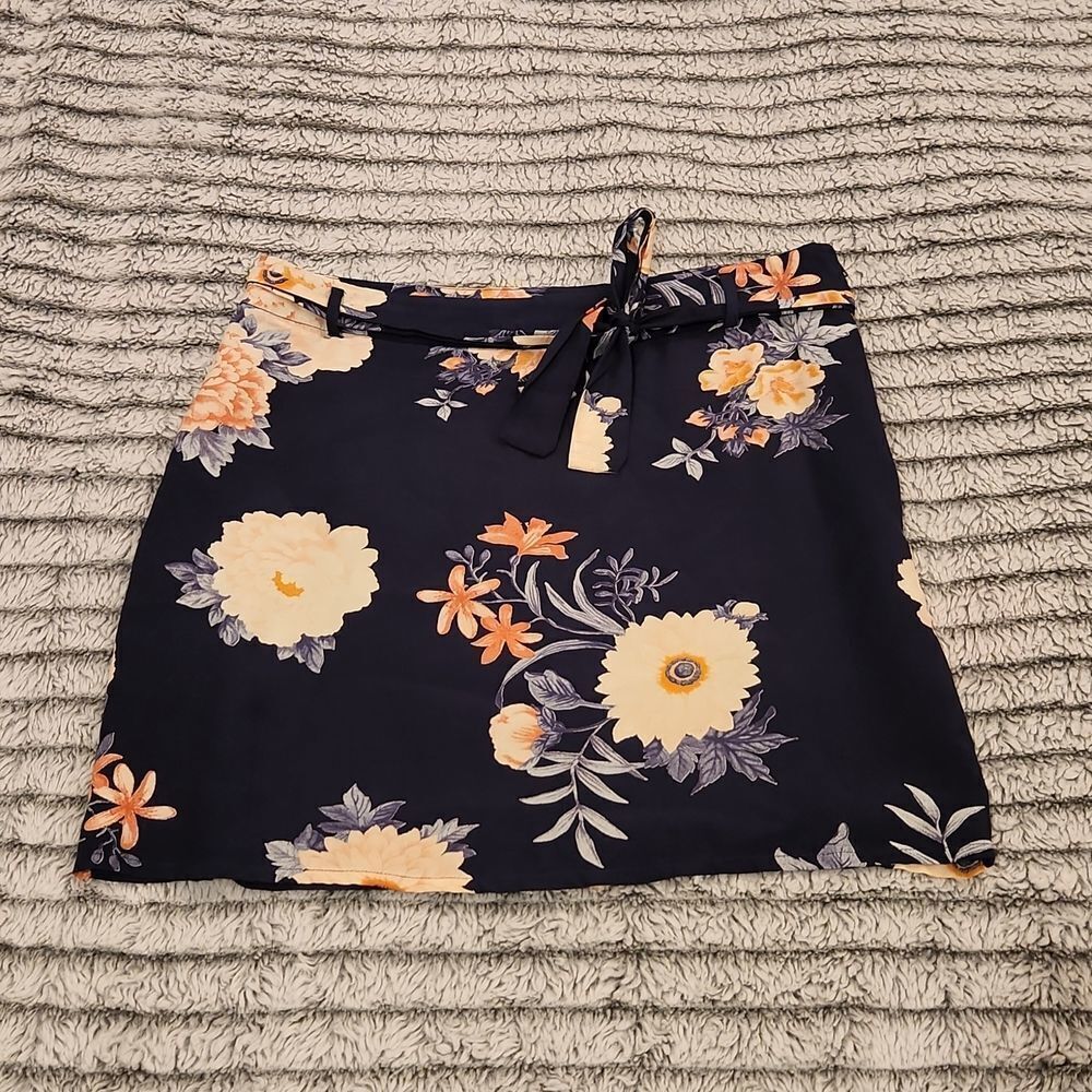 Navy blue floral, belted NAF NAF Paris miniskirt size EU 40.